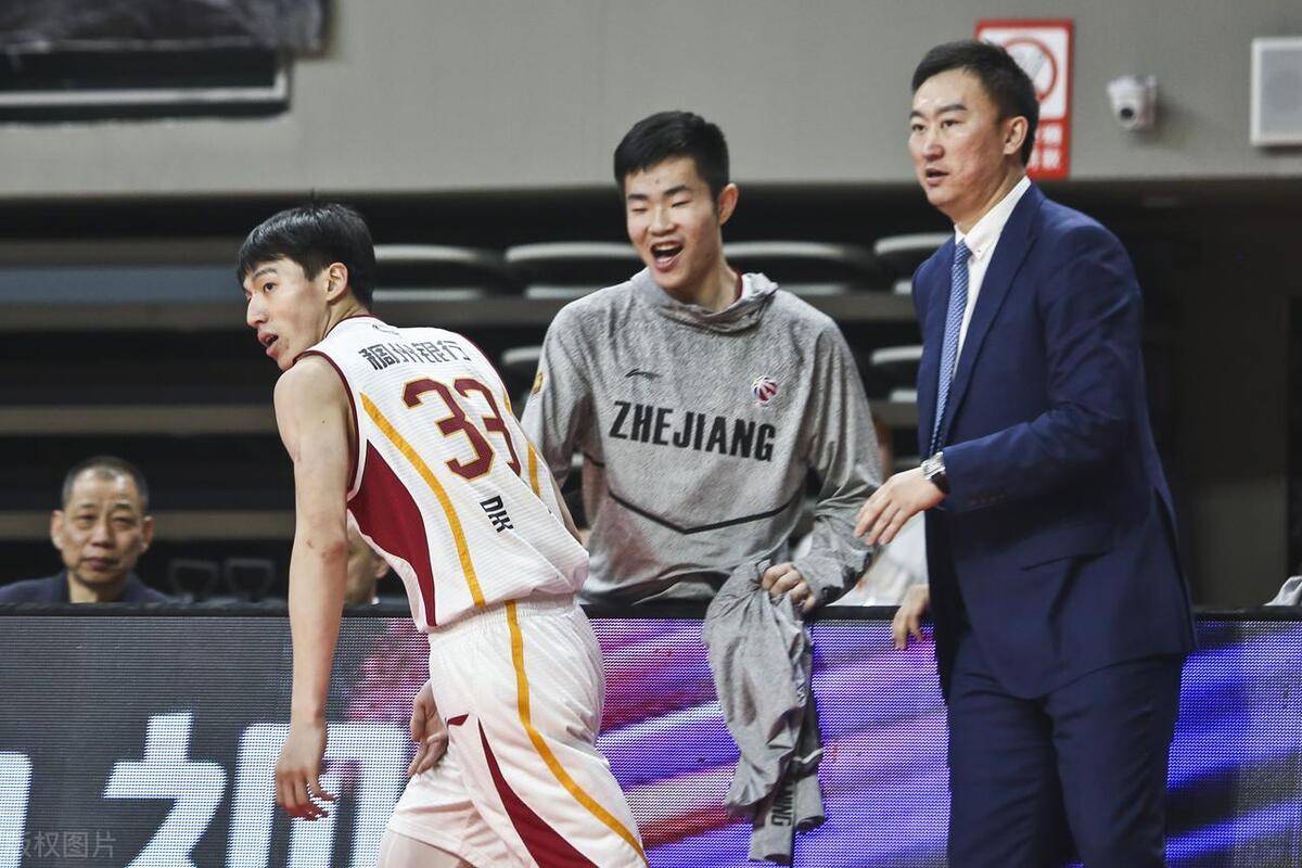 河北男篮主场告捷,球队实力逐渐显现的简单介绍 河北男篮主场告捷,球队实力逐渐显现的简单介绍