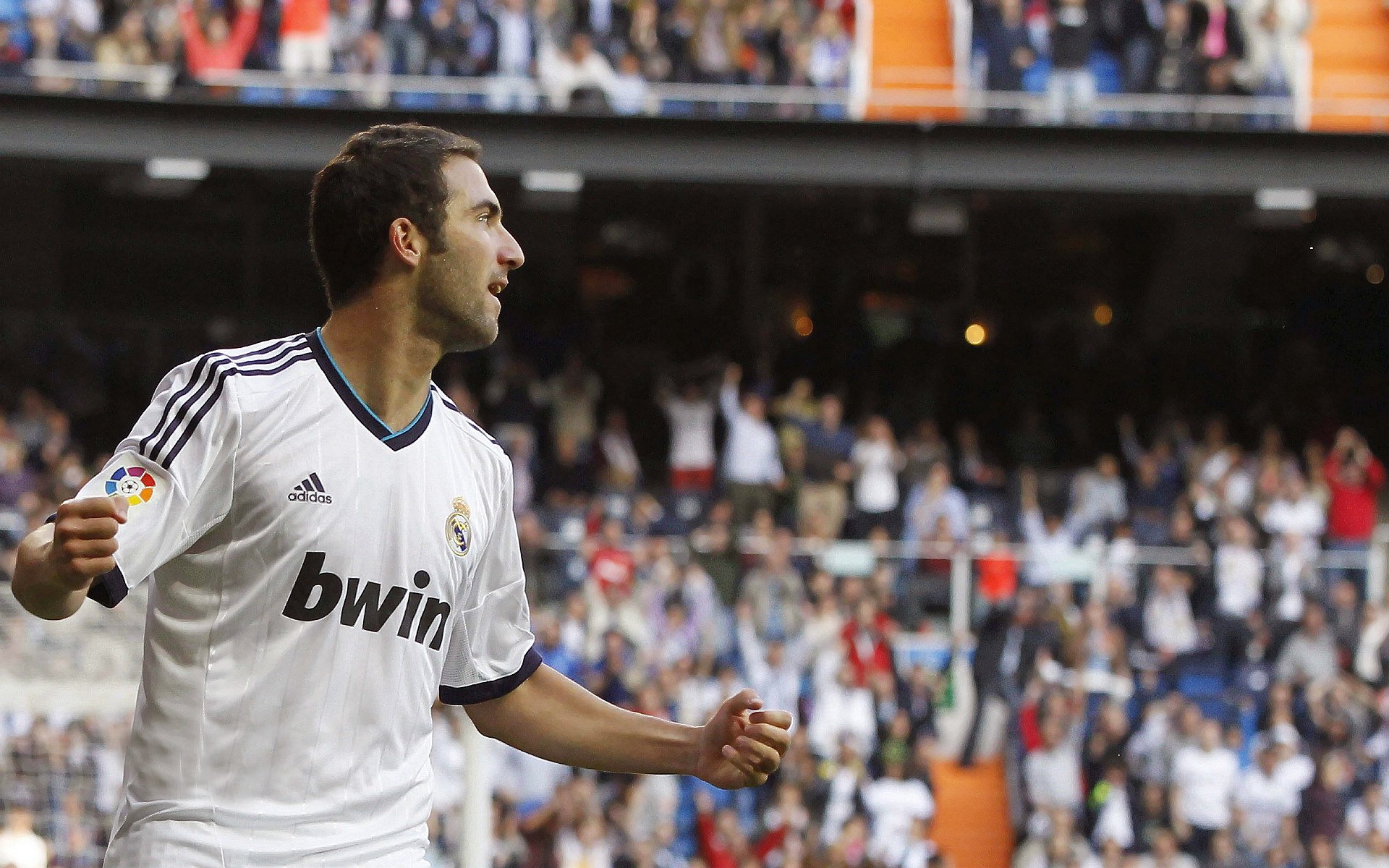 奥纳纳主宰比赛走向,尤文带走阿根廷,欧冠焦点战的战术博弈与球星闪光